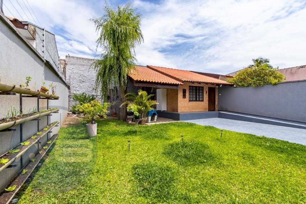 Casa com 5 dormitórios à venda, 303 m² por R$ 1.100.000 - Caju...