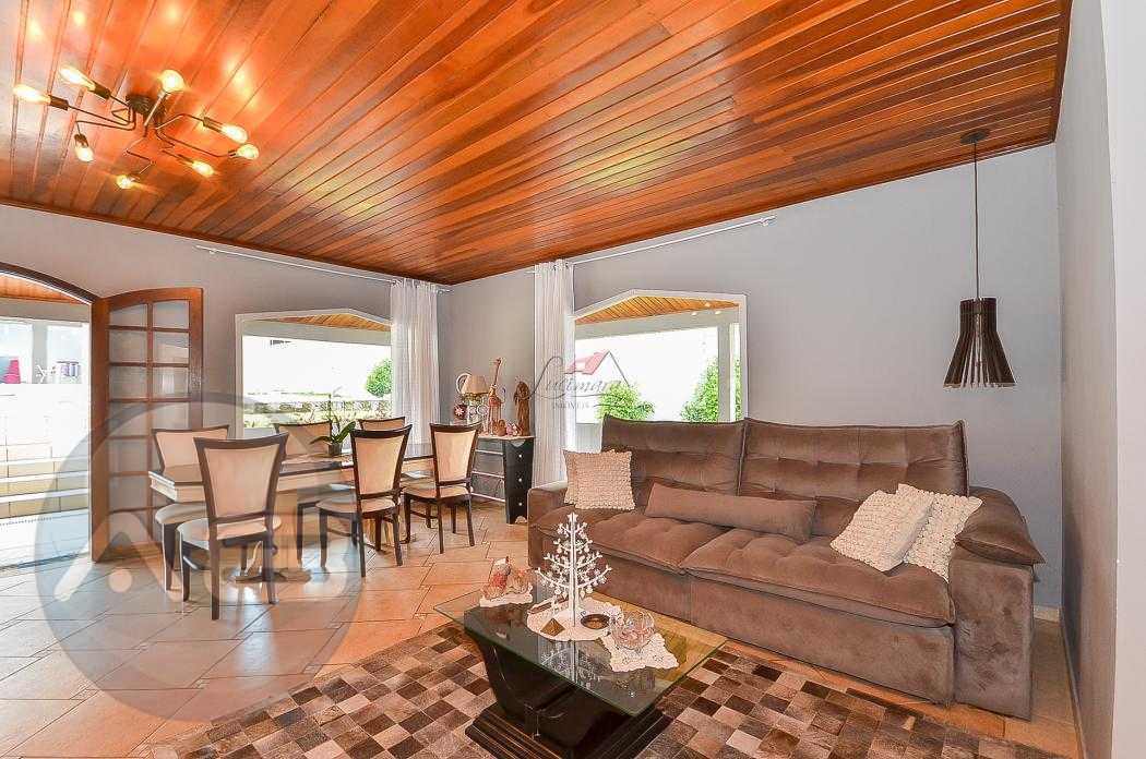 CASA com 3 dormitórios à venda com 460m² por R$ 2.500.000,00 n...