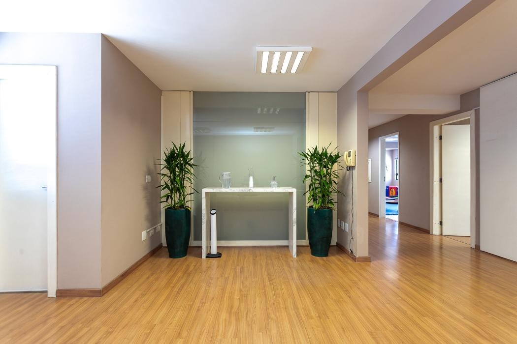 CONJUNTO/SALA COMERCIAL à venda por R$ 1.700.000,00 no bairro Portão - CURITIBA / PR
