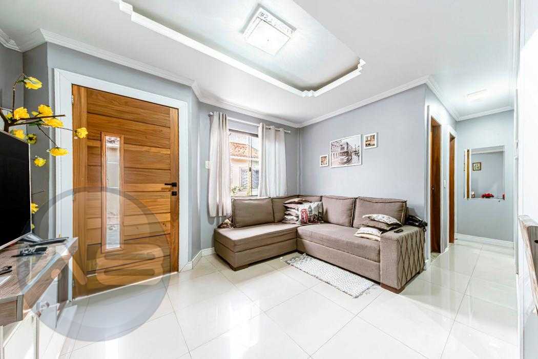 Maravilhosa casa em Condomínio com 70 m² + preparação para áti...