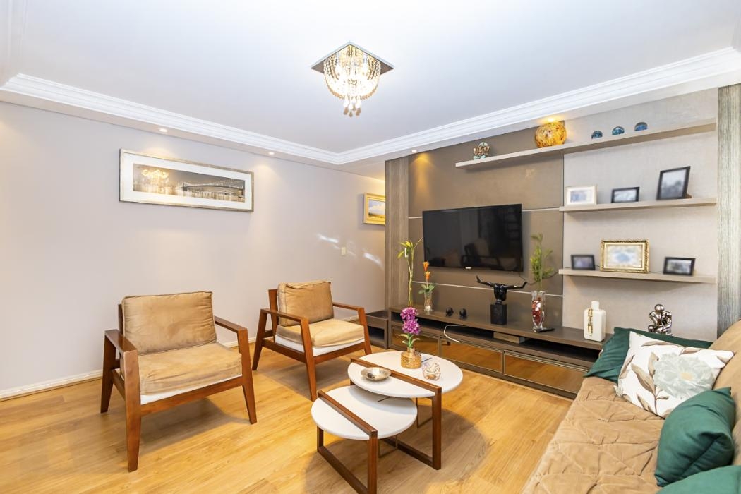 SO0381 | Sobrado com 7 suítes | 6 vagas | no Bacacheri - Excelente oportunidade para moradia e/ou in