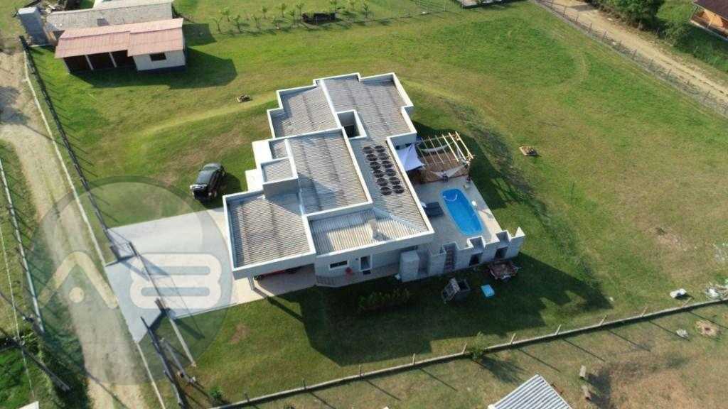 REFÚGIO EXCLUSIVO EM CONDOMÍNIO FECHADO | 5.100 M² DE NATUREZA...