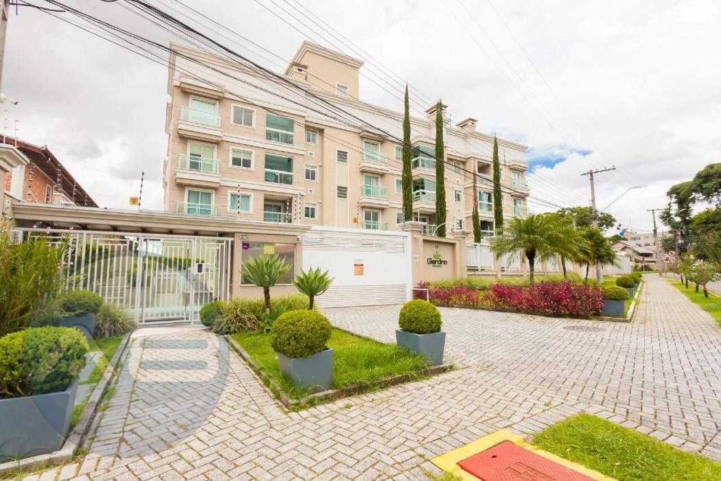 Lindo apartamento garden semi mobiliado no coração Água Verde!