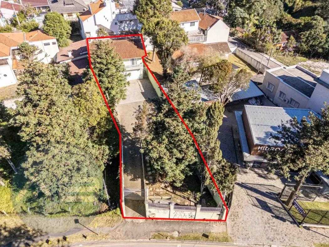 Casa 3 quartos 1 suíte 2 vagas cobertas no Santo Inácio - Curi...