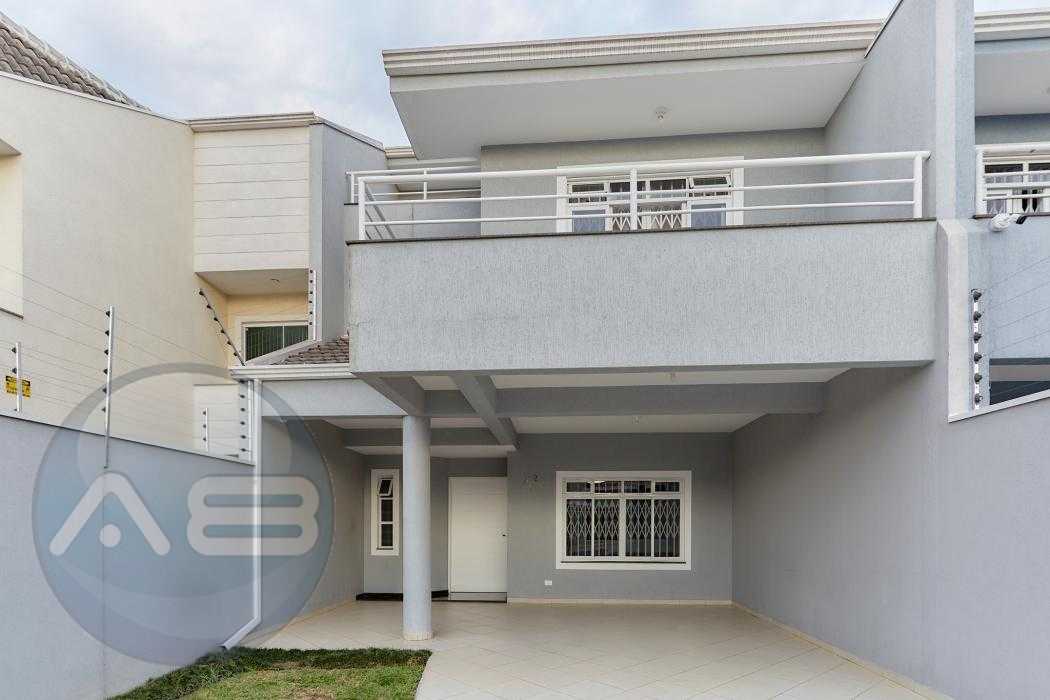 Sobrado triplex completo com quintal e ático  alternativa a a...