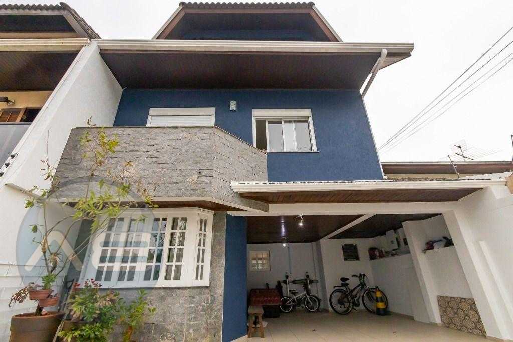 TRIPLEX COM 4 QUARTOS, 4 VAGAS E INFRAESTRUTURA SUSTENTÁVEL!