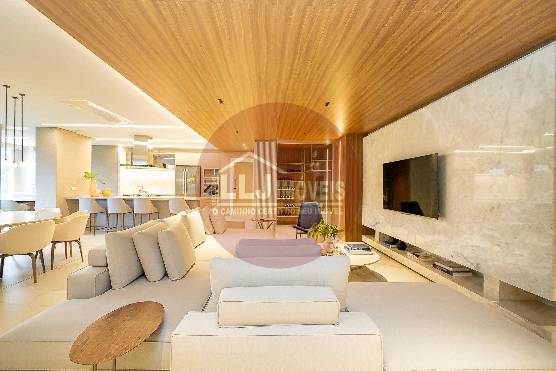 Apartamento três quartos