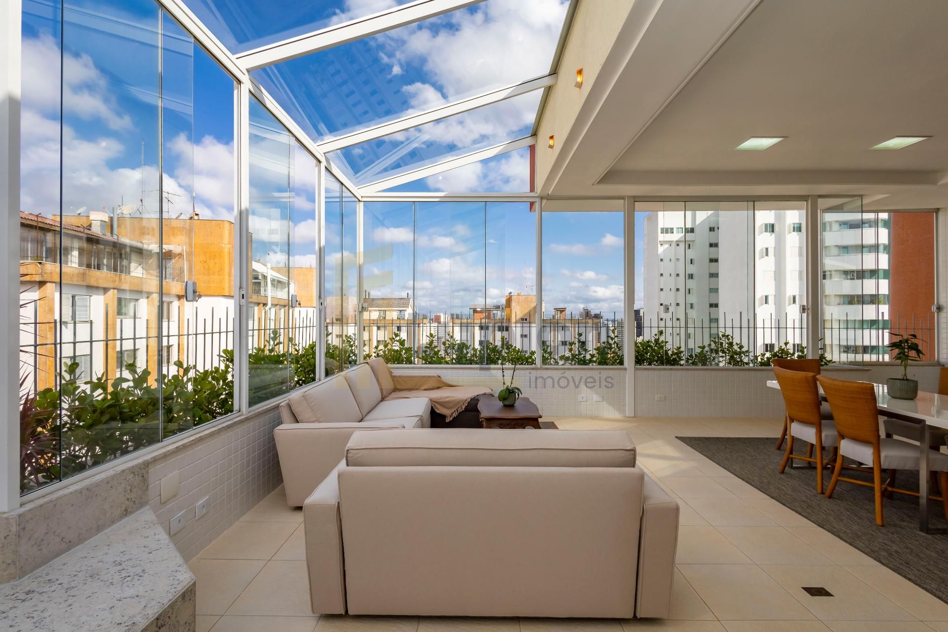 Cobertura Exclusiva 4 Quartos, 2 Suítes e Jacuzzi no Centro Cí...