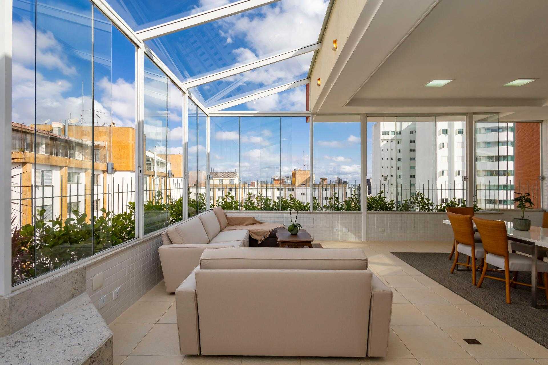 Cobertura Exclusiva 4 Quartos, 2 Suítes e Jacuzzi no Centro Cí...