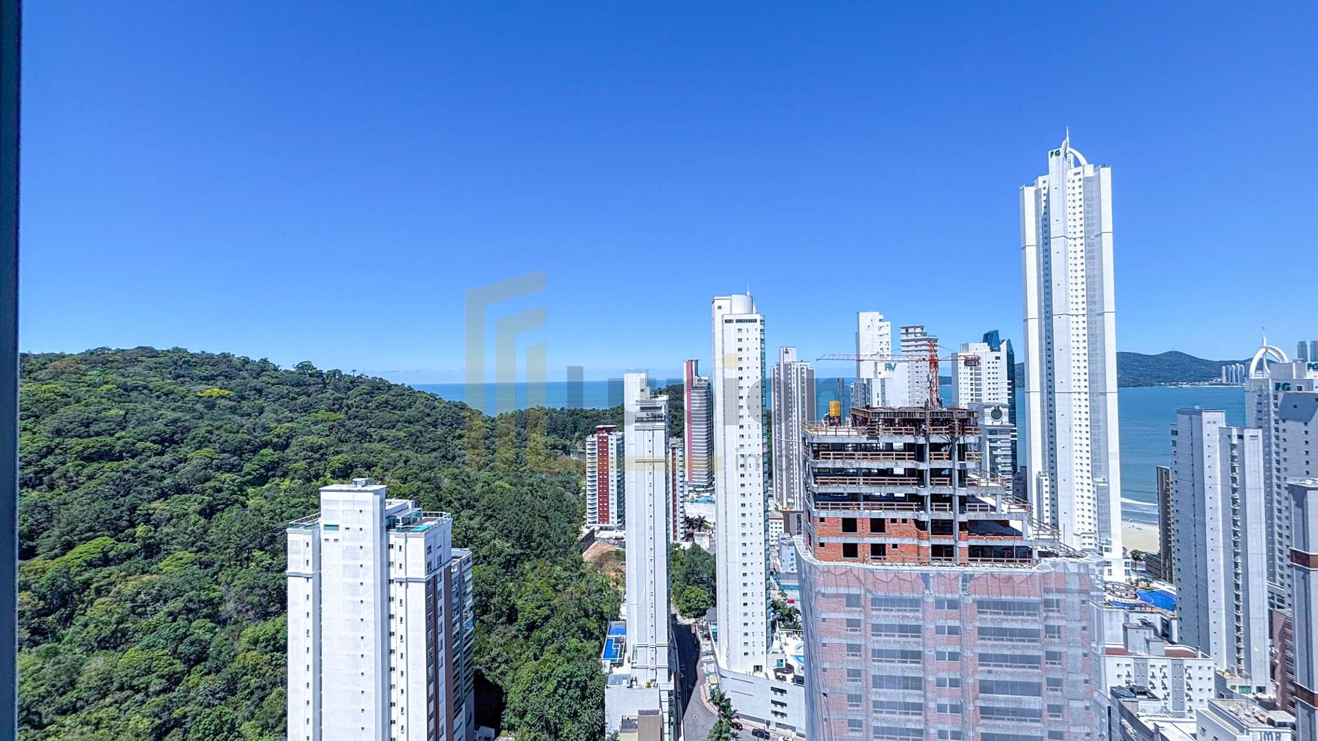 Apartamento mobiliado 3 suítes vista mar na Barra Norte em Bal...