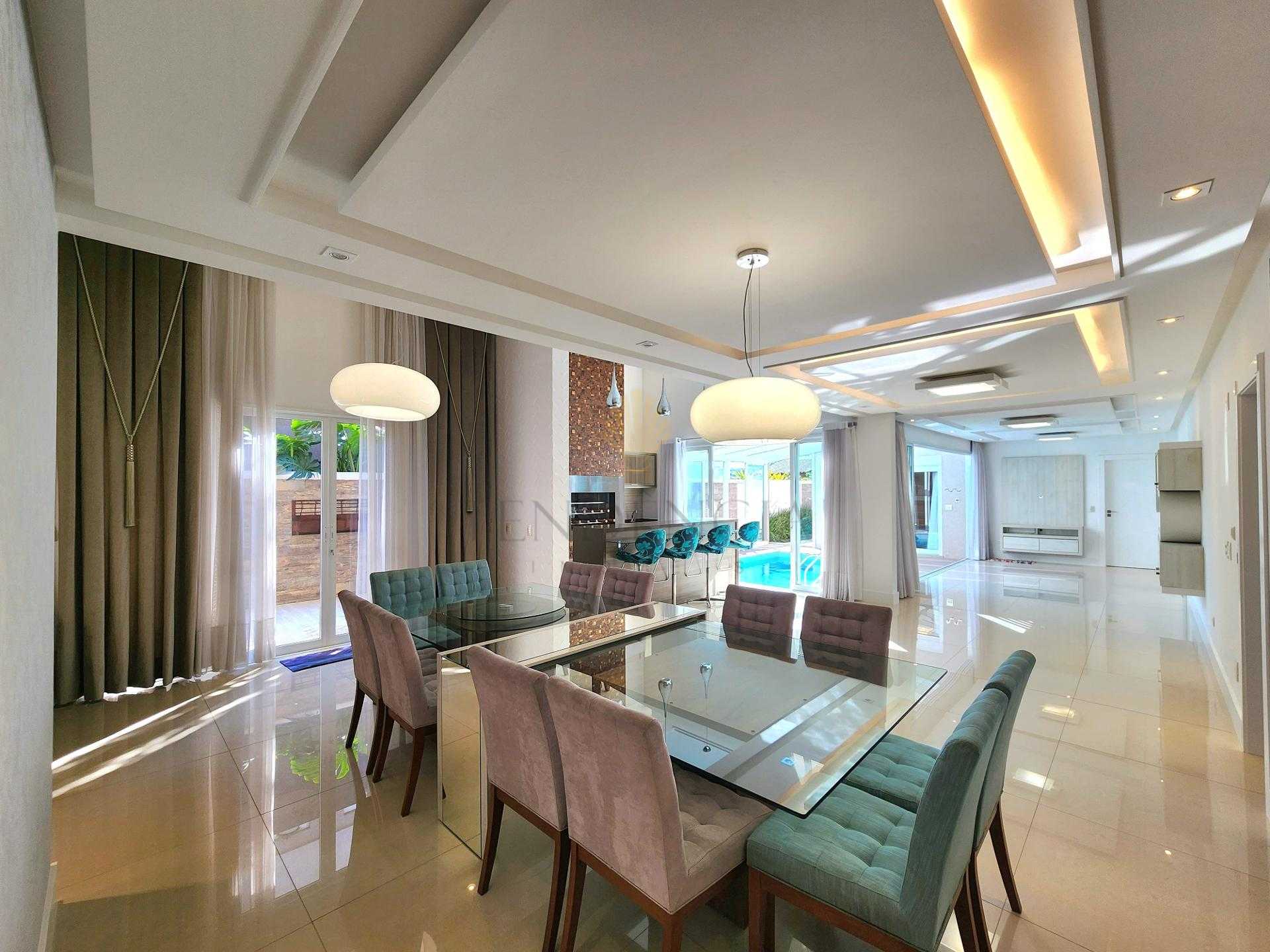 Casa com 4 quartos sendo 2 su?tes ? venda, 346.82 m2, SANTA FE...