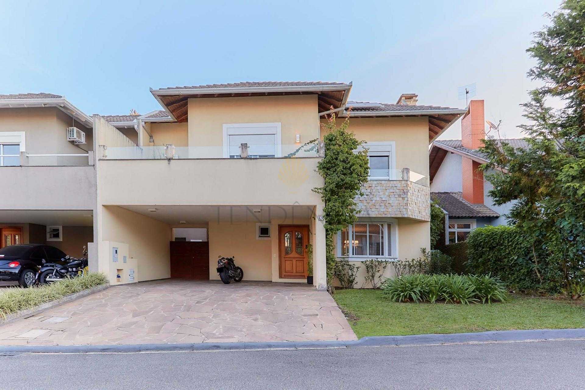 Casa em condom?nio com piscina para LOCA??O, 266,24 m2, 04 su?...