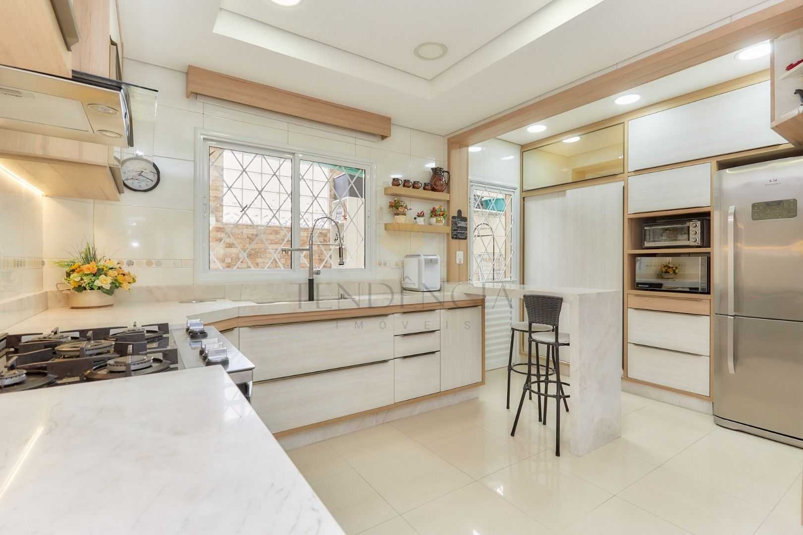 Sobrado com 3 suítes, 147m2  à venda, XAXIM, CURITIBA - PR