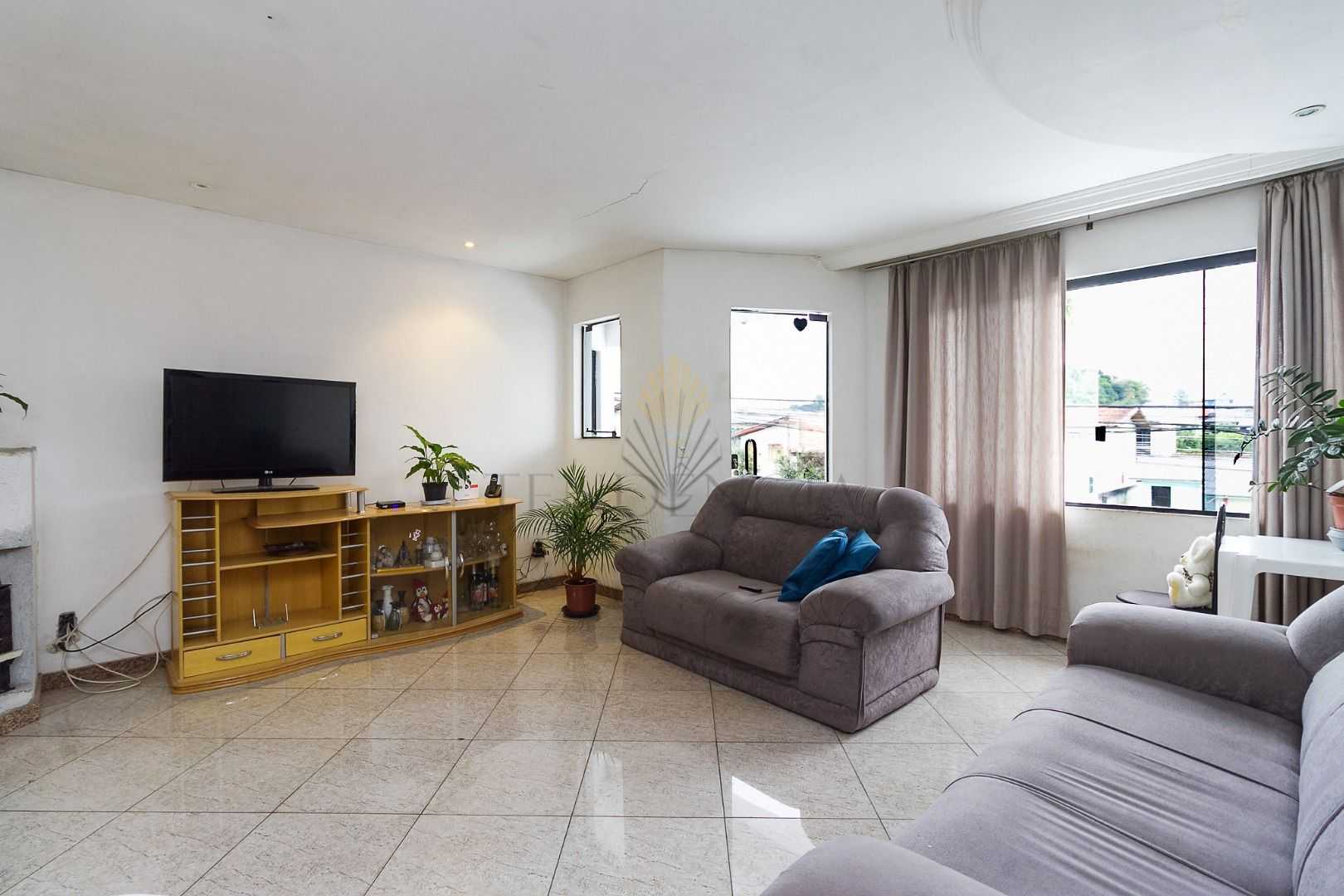 Sobrado com 4 quartos à venda, 655 m2, Pinheirinho - CuritibaPR