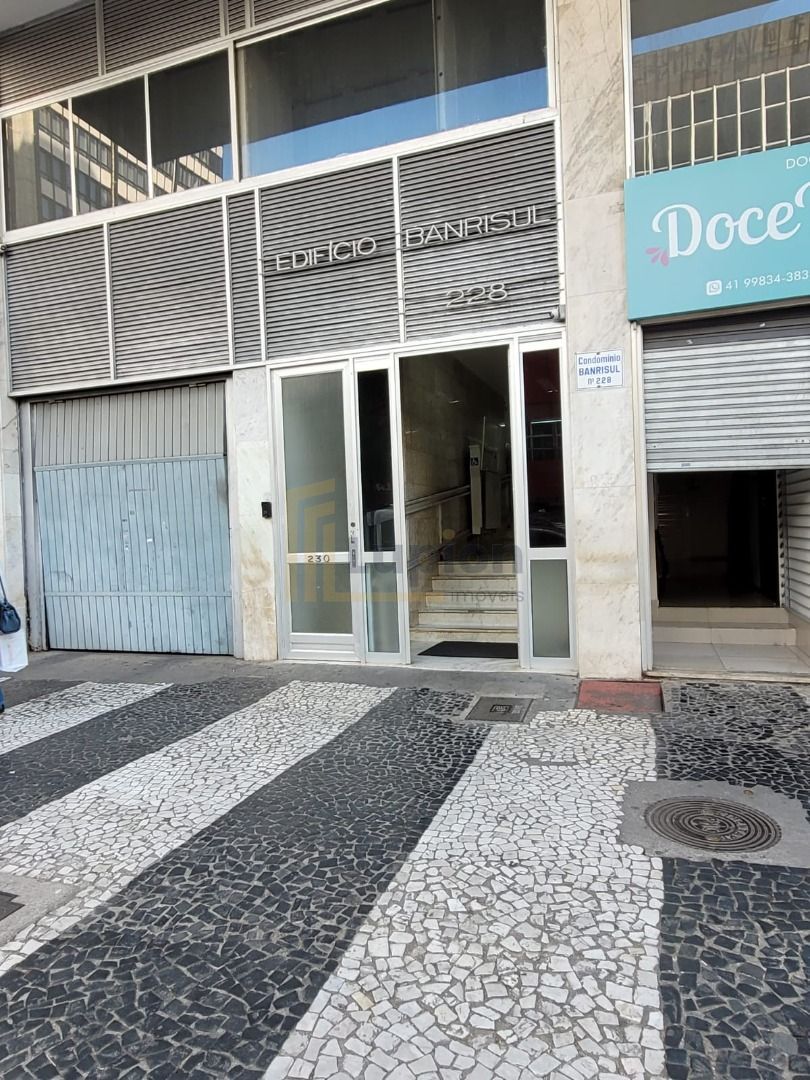 Sala em prédio central, seguro para trabalhar.