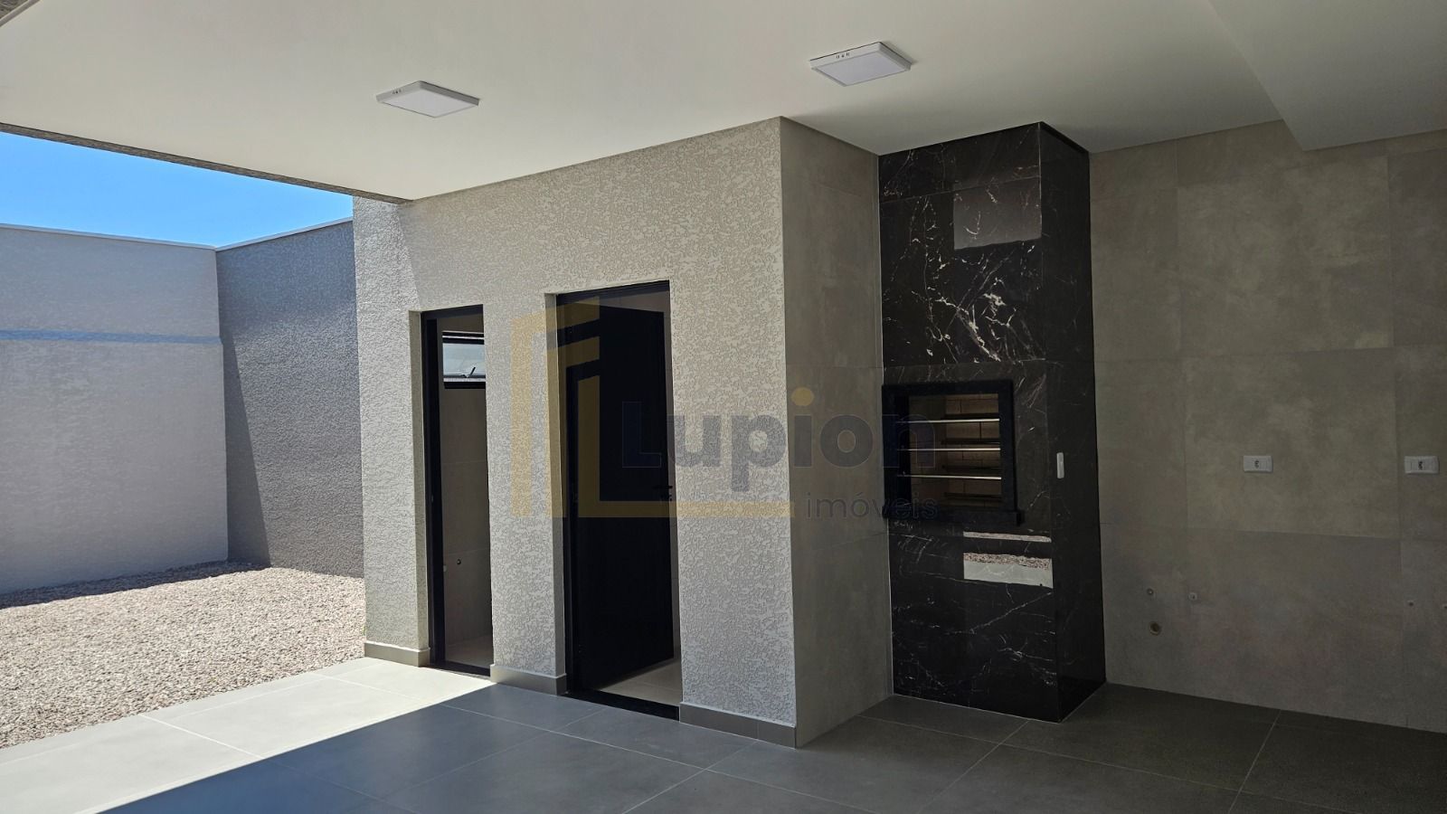 Sobrado 03 quartos, sendo 1 Suíte com hidromassagem, Fazenda V...