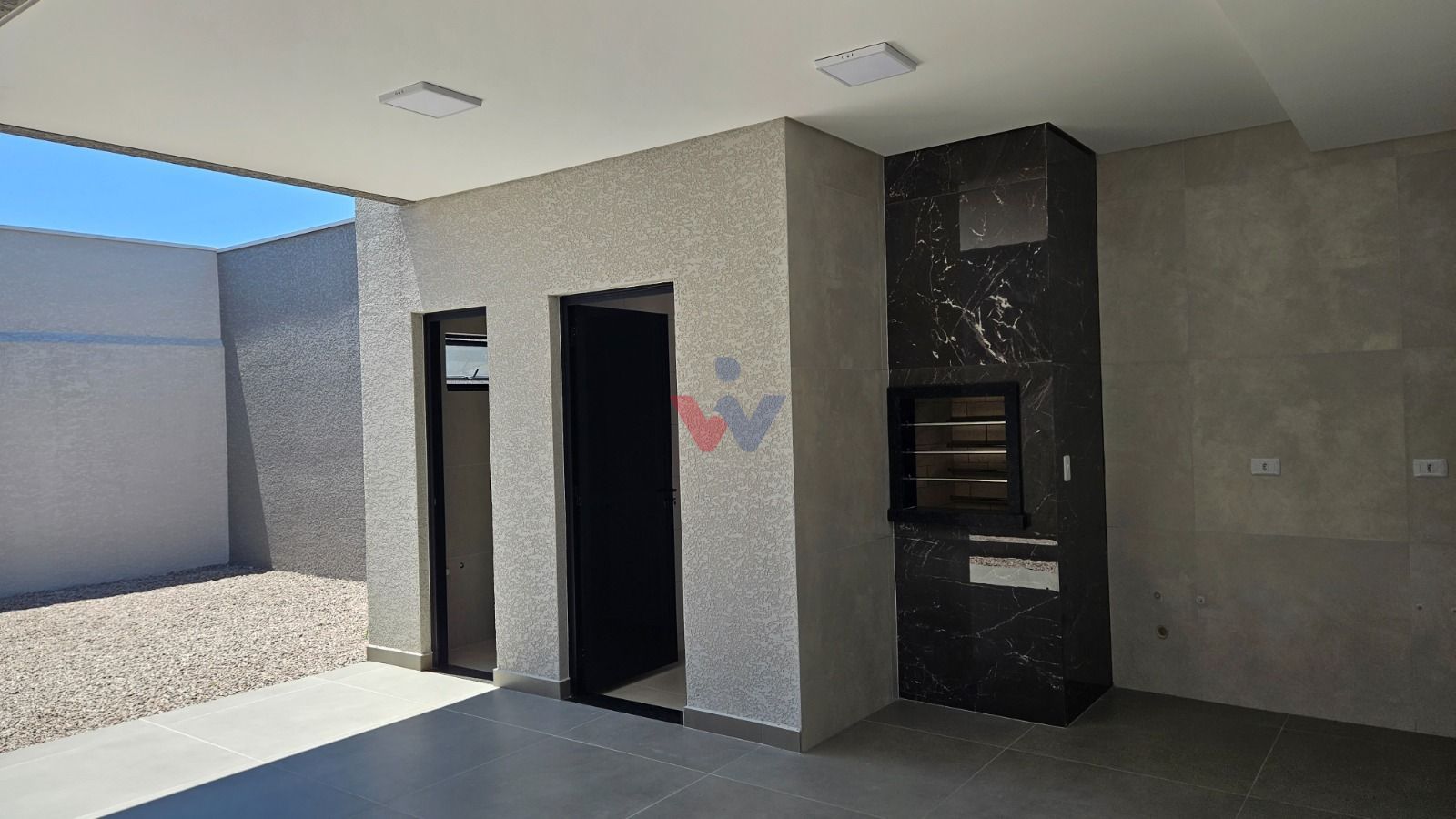 Sobrado 03 quartos, sendo 1 Suíte com hidromassagem em Araucária