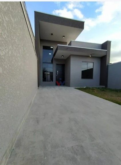 Casa Nova e Moderna à Venda no Bairro Gralha Azul  Próxima ao ...
