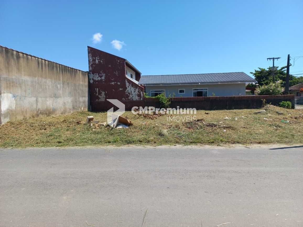 Terreno de Esquina na Praia de Enseada  252 m  a 350 m do Mar