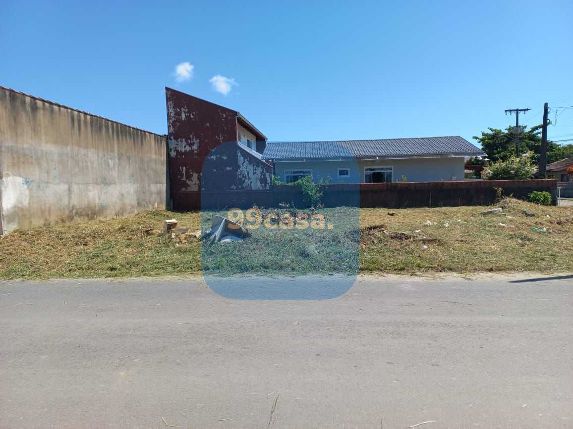 Terreno de Esquina na Praia de Enseada  252 m  a 350 m do Mar