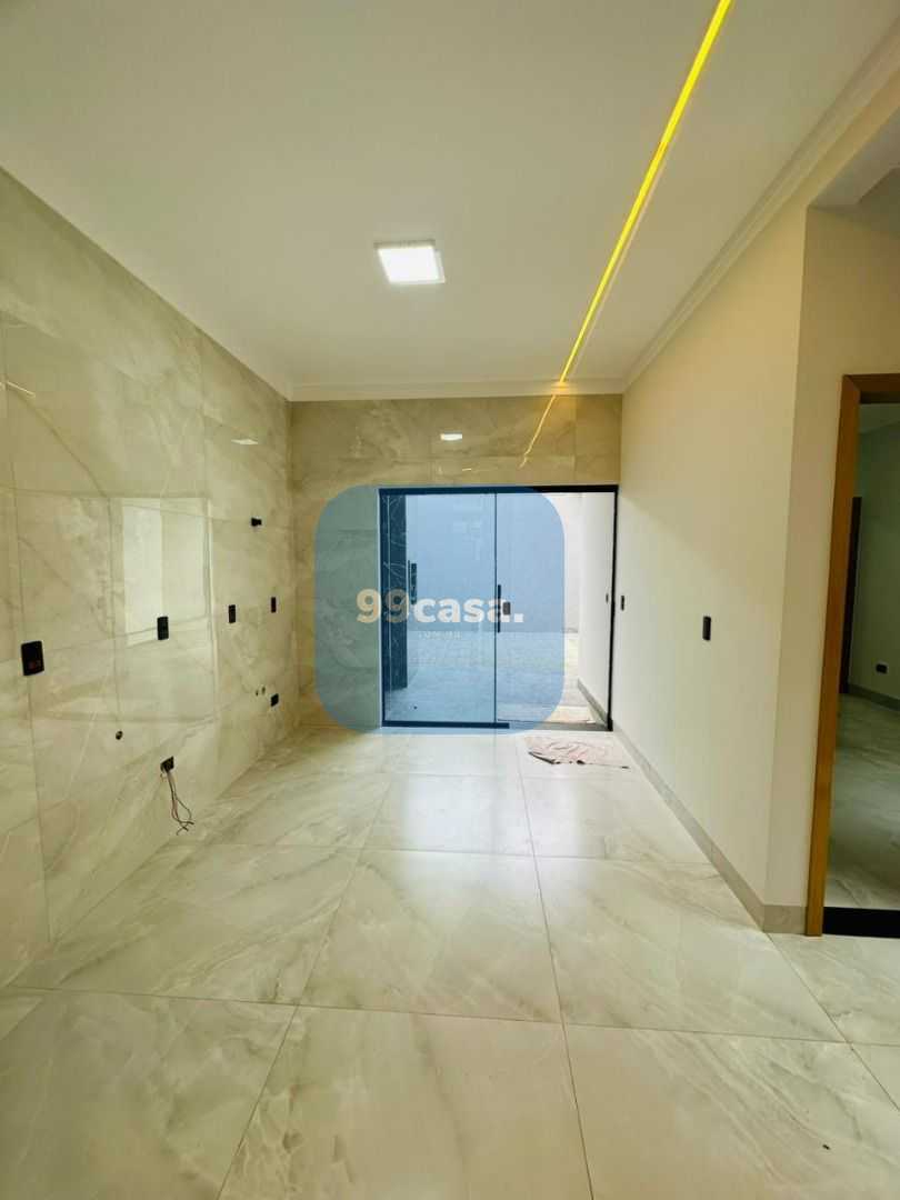 Casa Moderna e Sofisticada à Venda no Loteamento Madrid  3 Dor...