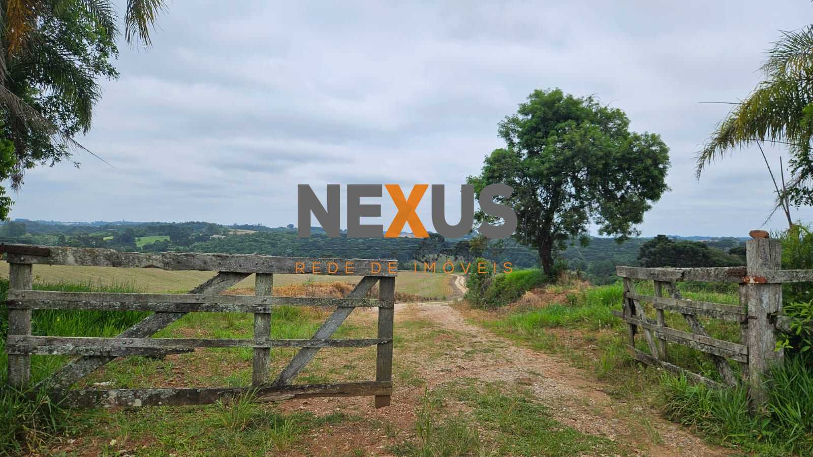 Fazenda com 70 alqueires, casa, rio e lago a 8 km da BR-476  A...