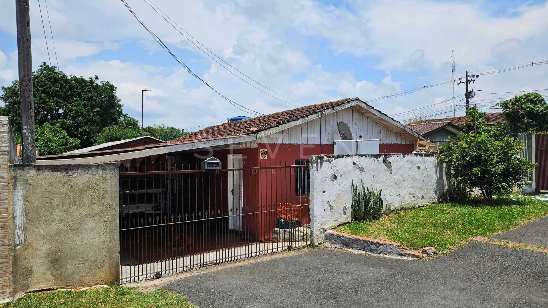 Duas casas em alvenaria em Araucária  360m  para morar e inves...