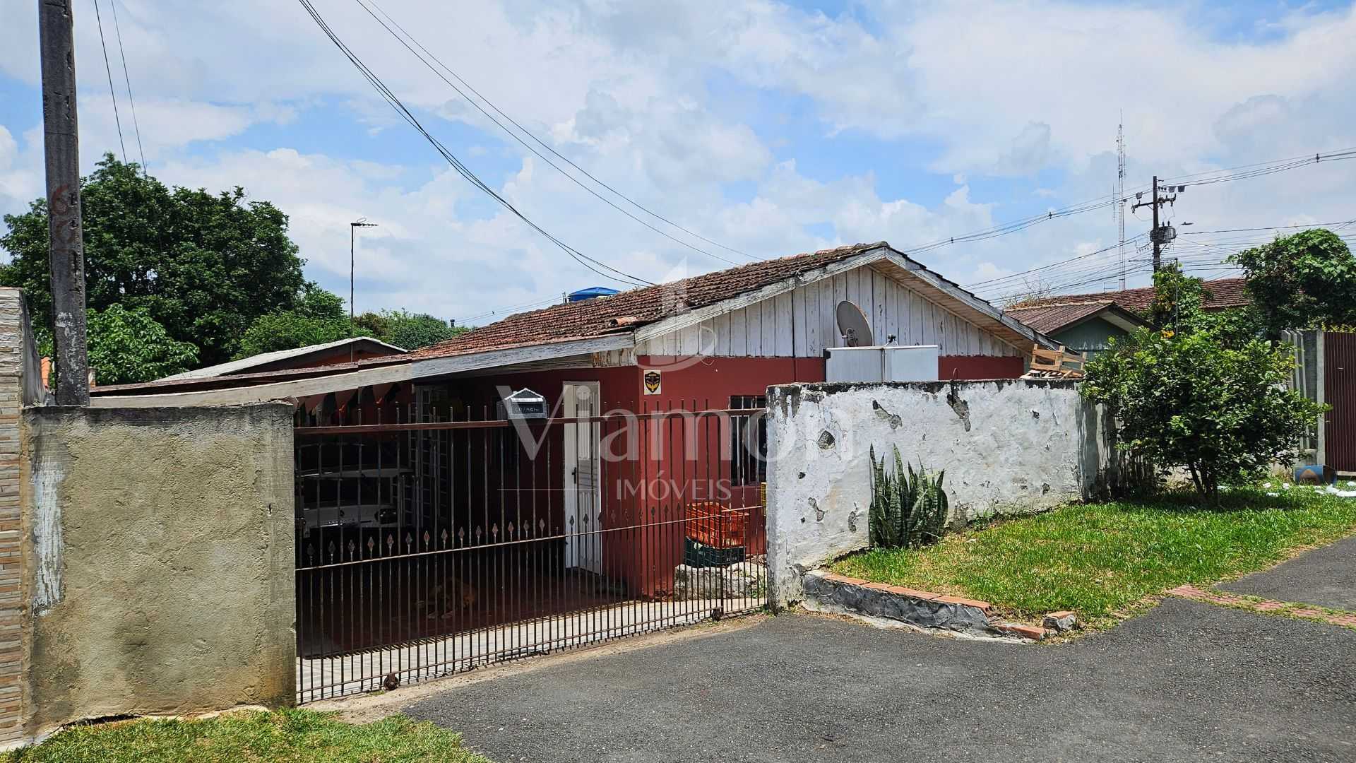 Duas casas em alvenaria em Araucária  360m  para morar e inves...