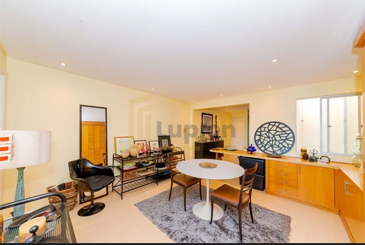 Viva no Centro de Curitiba, Apartamento Mobiliado e Pronto par...