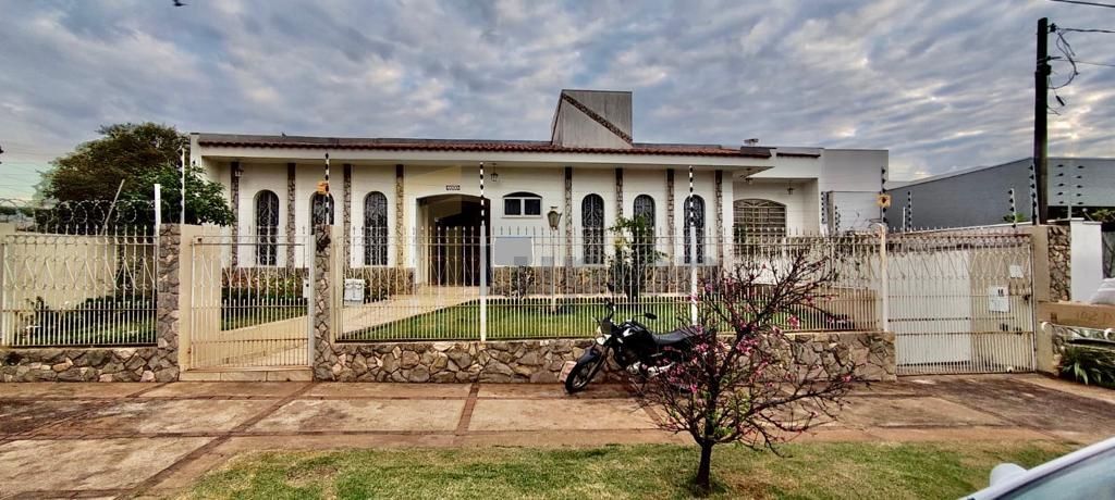 Espetacular Casa de 440m  com 4 Suítes em Terreno de 640m   Lo...