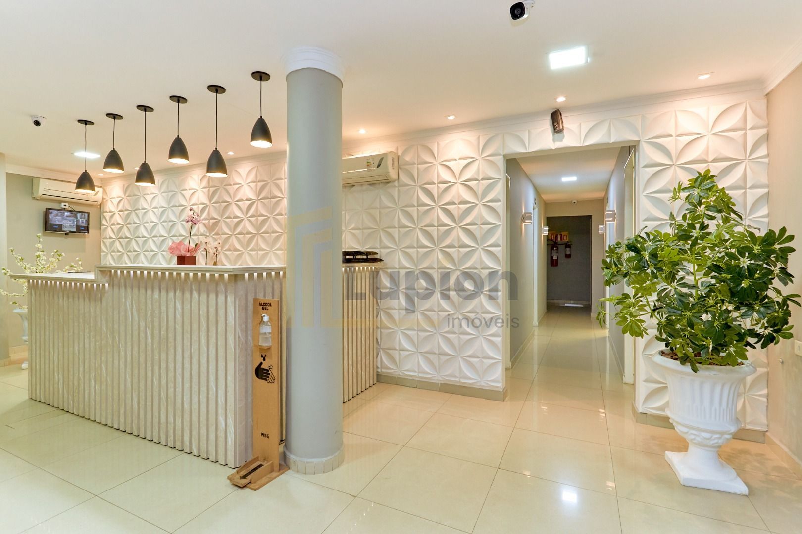 Prédio Comercial de Prestígio no Coração de Curitiba  850 m 