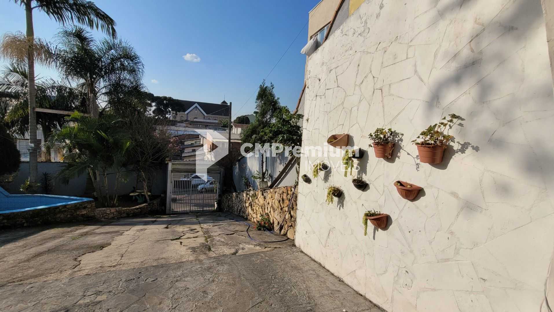 Casa ampla, ensolarada e com quintal no Portão, 4 quartos, sac...