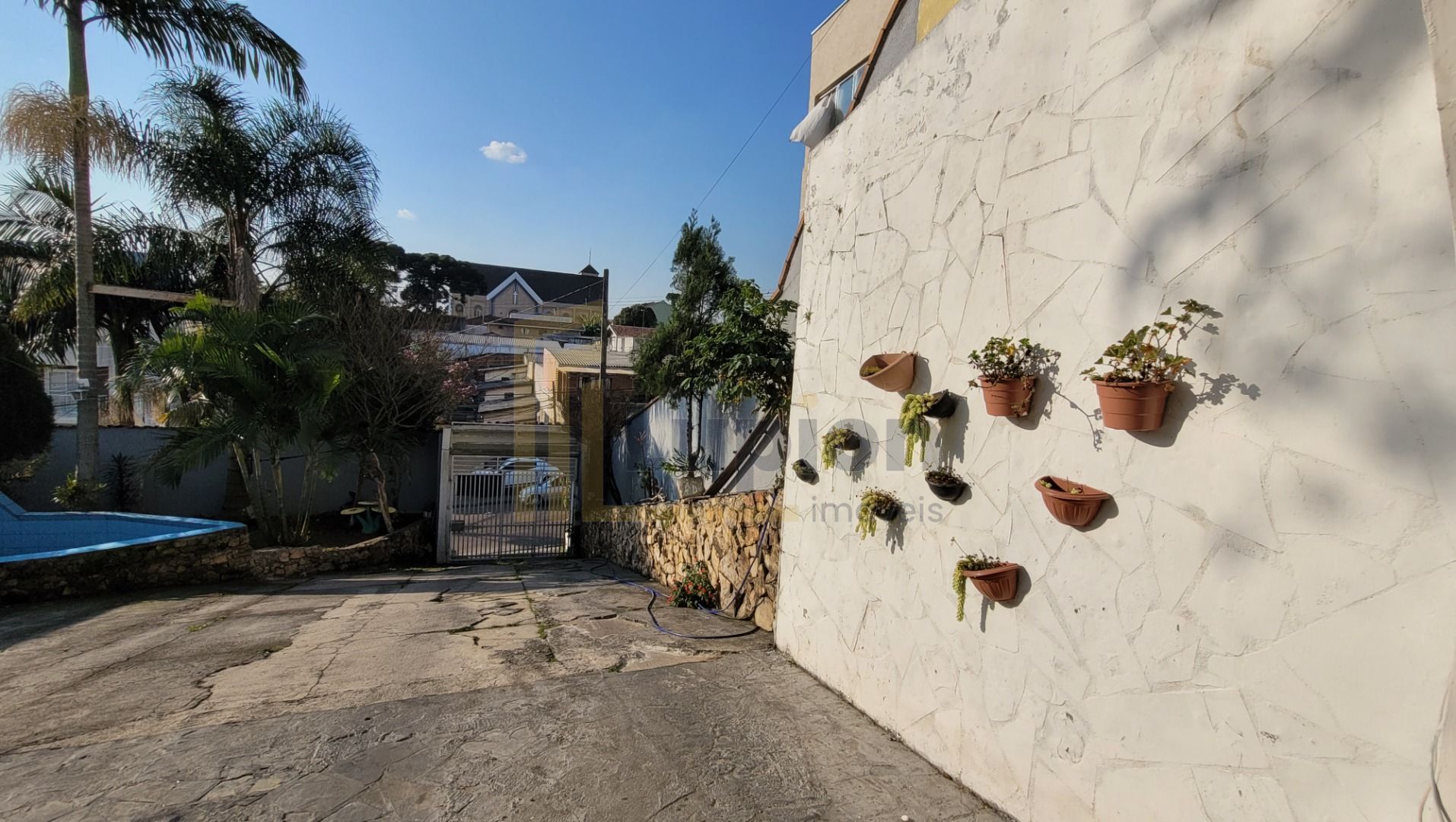 Casa ampla, ensolarada e com quintal no Portão, 4 quartos, sac...