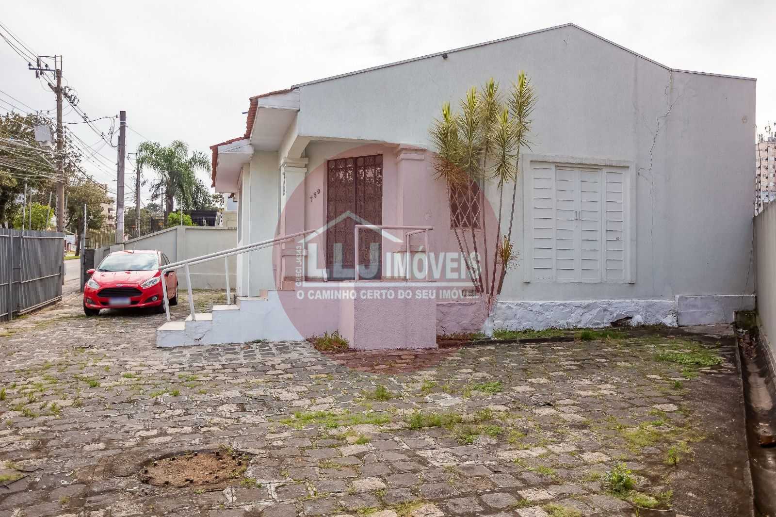 Imóvel Comercial Amplo e Versátil no São Francisco: Próximo ao Shopping Mueller