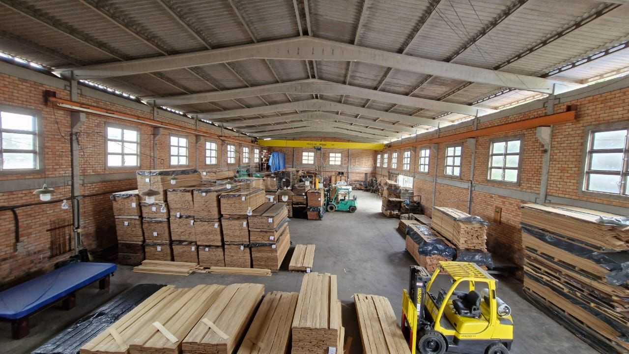 Barracão na Cidade Industrial com 1.075m , Pátio Amplo e Escri...