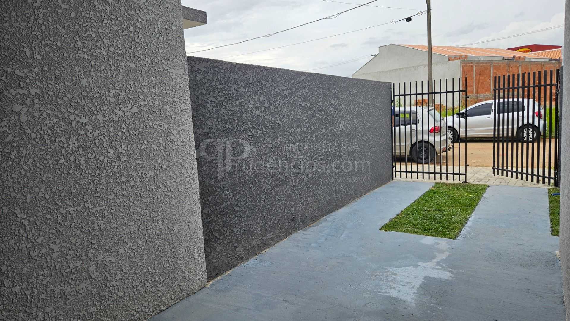 Casa à venda em localização estratégica  2 quartos, garagem e ...