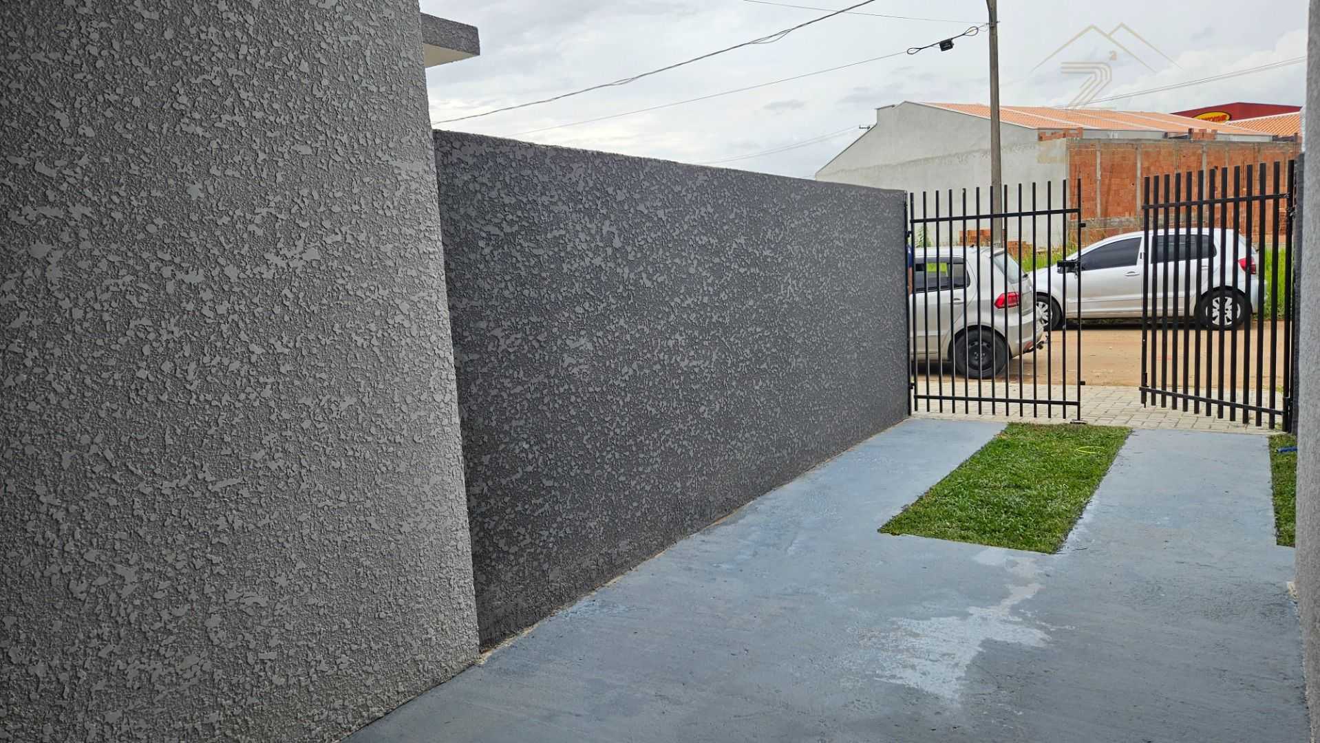 Casa à venda em localização estratégica  2 quartos, garagem e ...