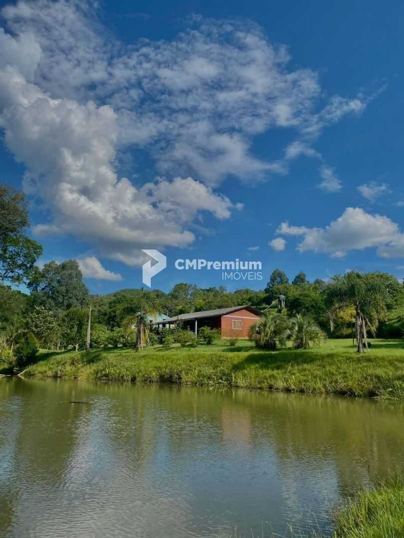 Chácara Completa com Casa, Varanda Gourmet, Tanques de Peixe, ...