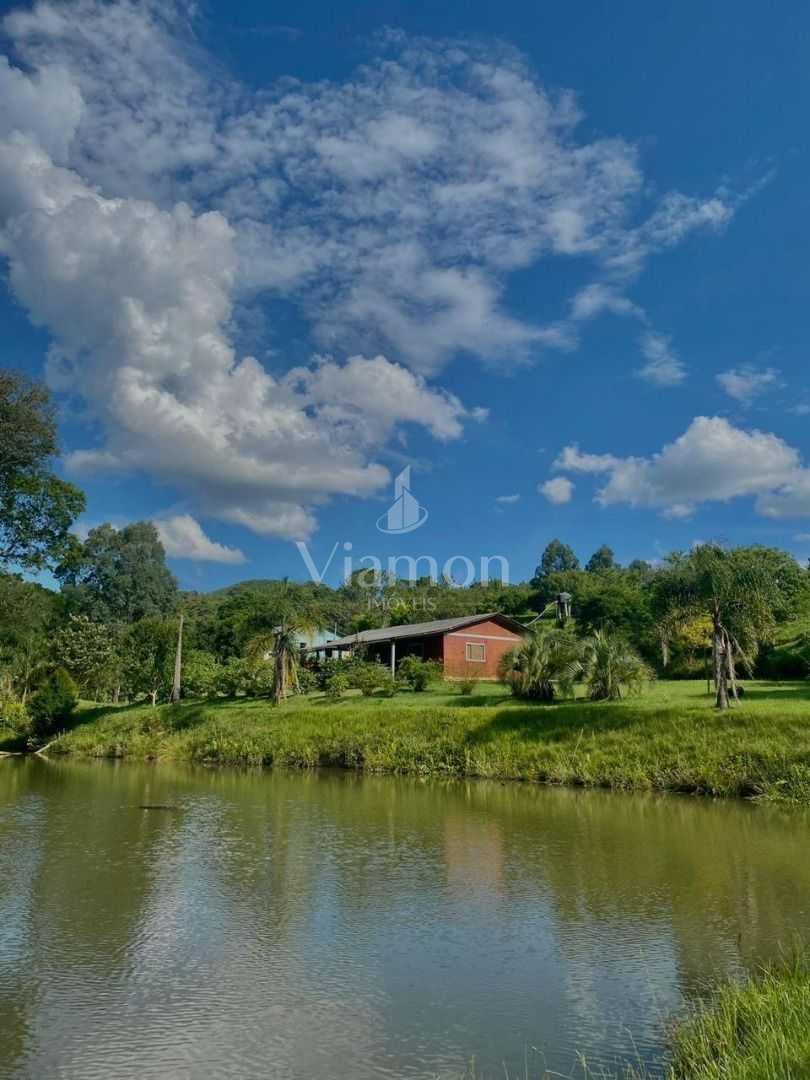 Chácara Completa com Casa, Varanda Gourmet, Tanques de Peixe, ...