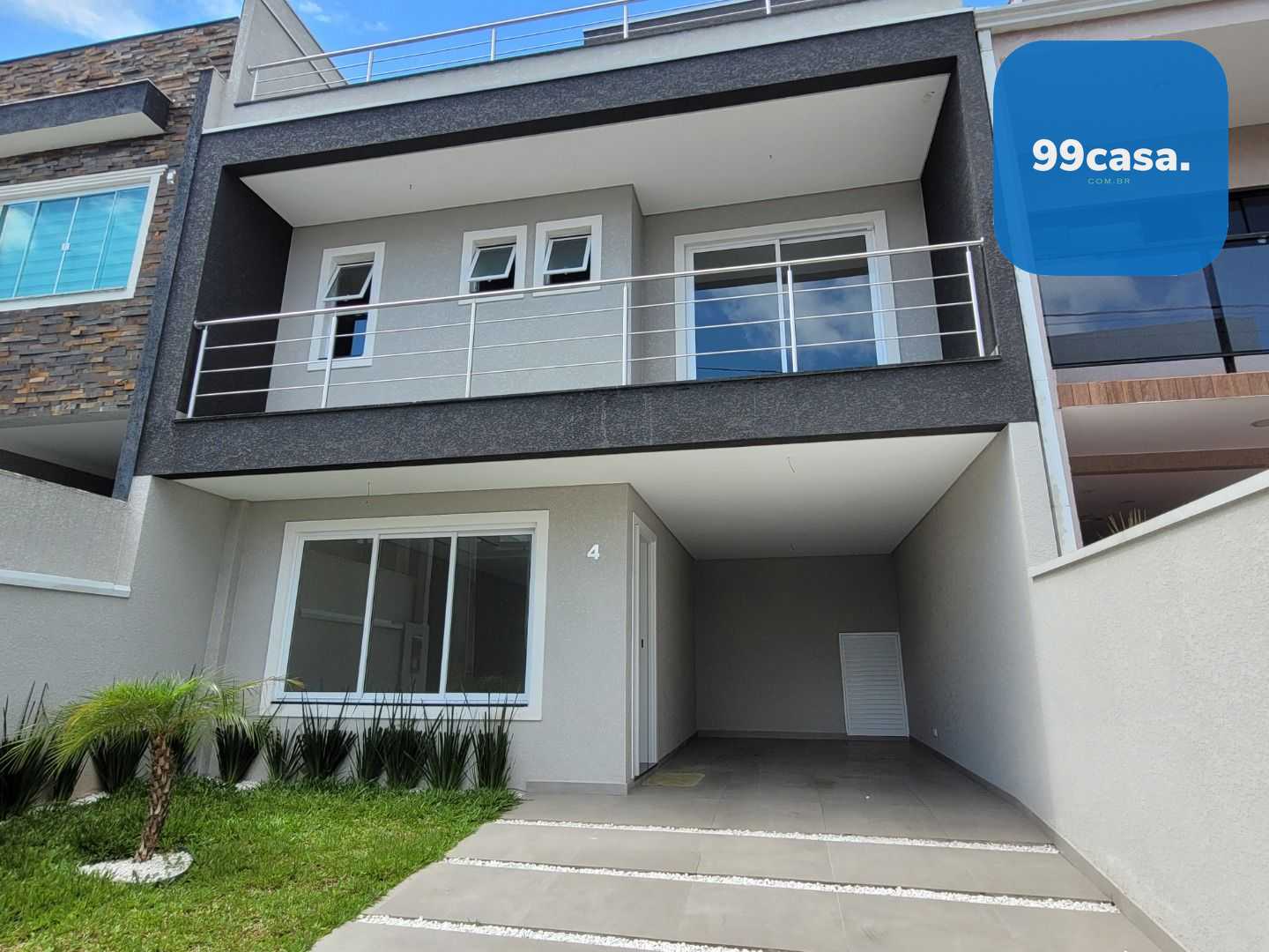 Sobrado Triplex Novo com Terraço e Churrasqueira em Condomínio...