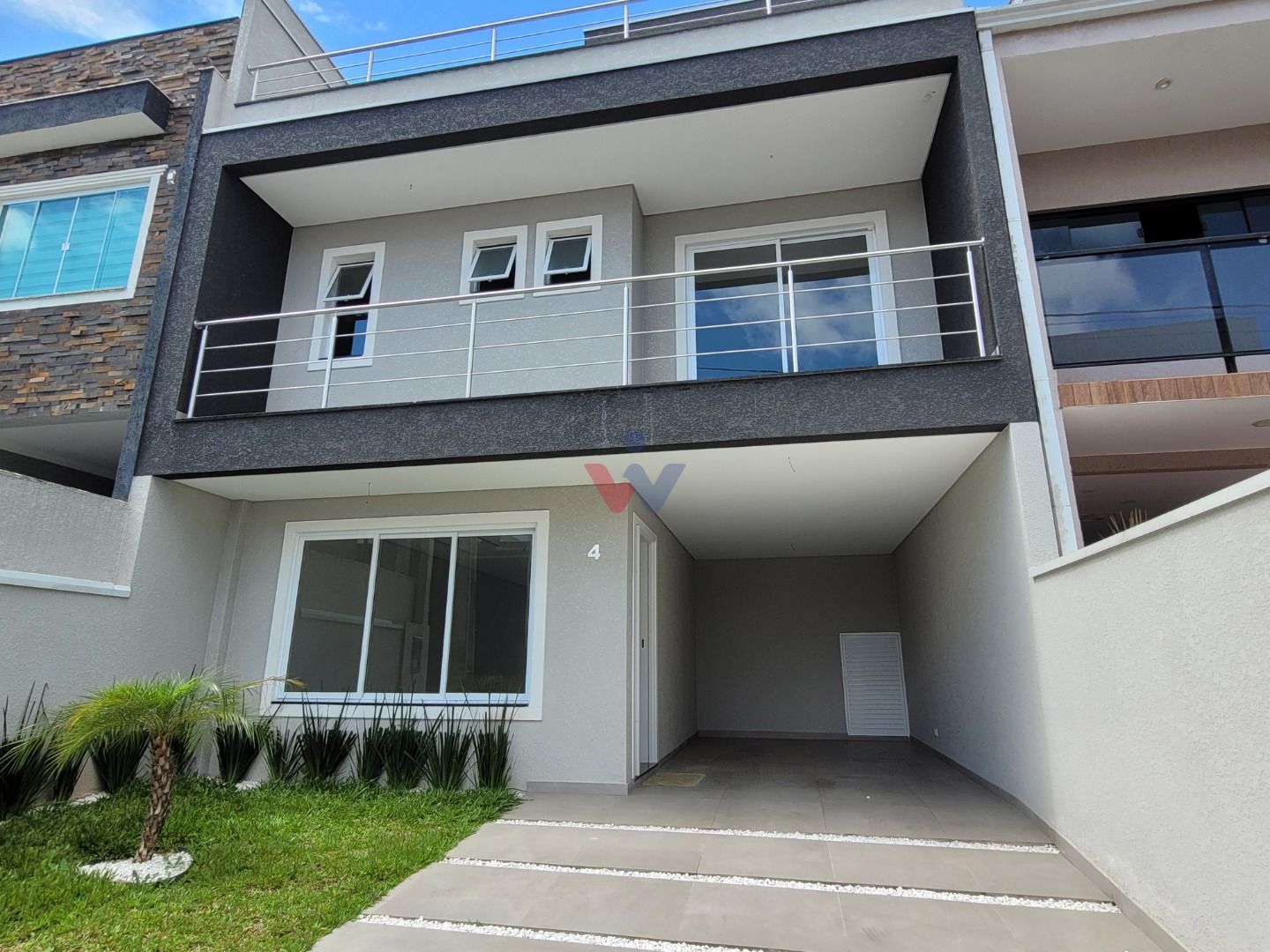 Sobrado Triplex Novo com Terraço e Churrasqueira em Condomínio...