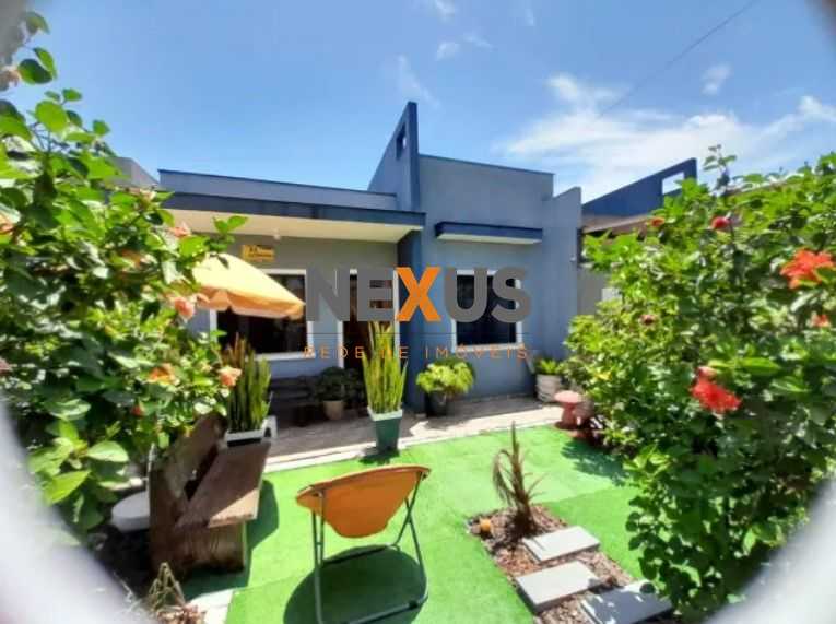 Casa à Venda a 500m do Mar com 2 Quartos, Churrasqueira e Garagem