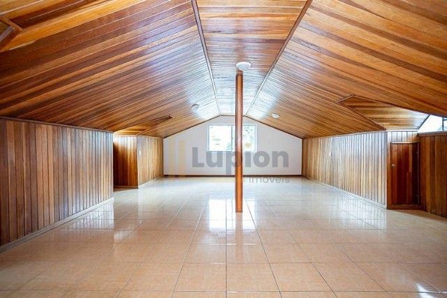 Sobrado com 3 Quartos, Loja no Térreo e Garagem para 5 Carros ...