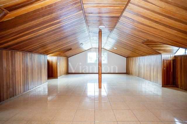 Sobrado com 3 Quartos, Loja no Térreo e Garagem para 5 Carros ...