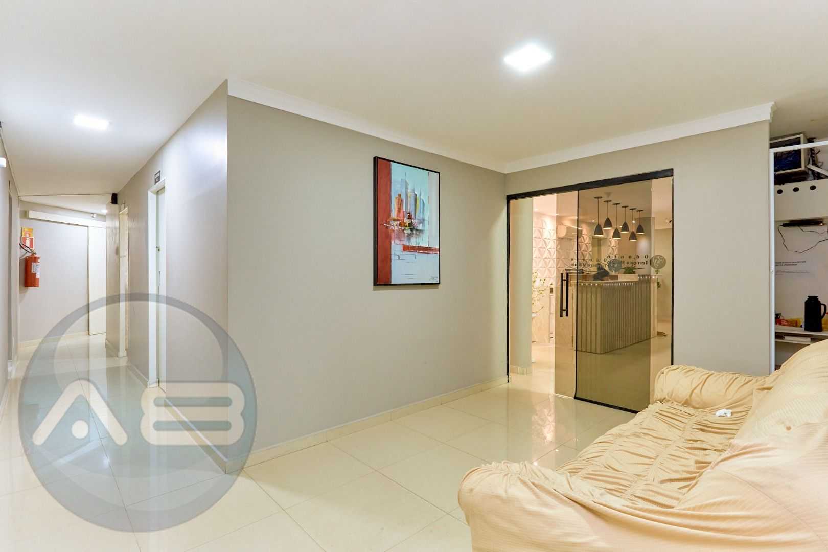 Prédio Comercial de Prestígio no Coração de Curitiba  850 m 