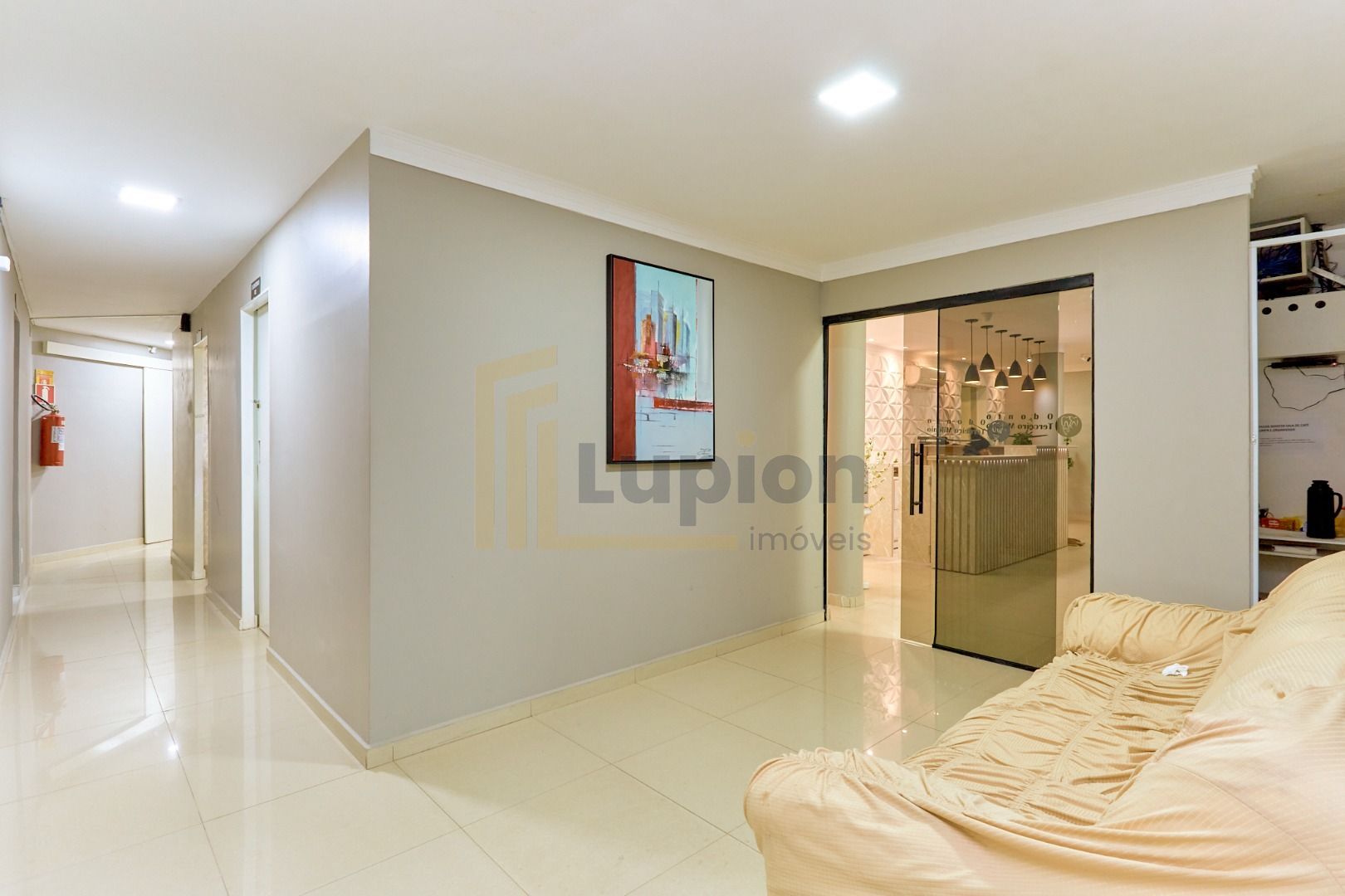 Prédio Comercial de Prestígio no Coração de Curitiba  850 m 