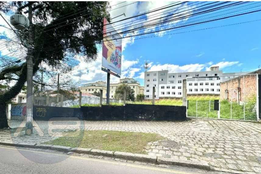 Terreno 880m  no Bairro Portão  Próximo ao Shopping Palladium