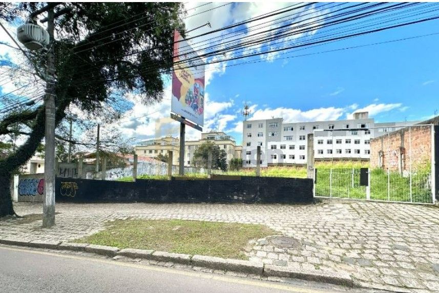 Terreno 880m  no Bairro Portão  Próximo ao Shopping Palladium