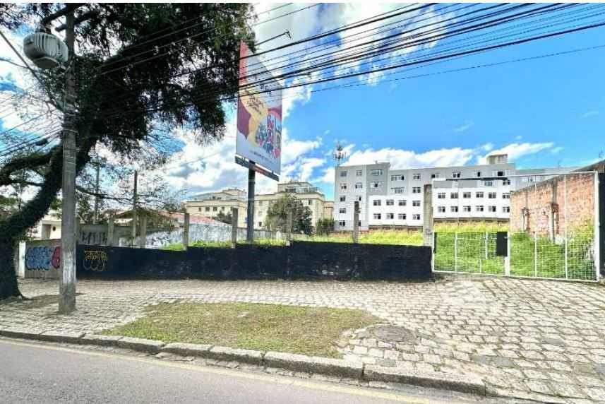 Terreno 880m  no Bairro Portão  Próximo ao Shopping Palladium