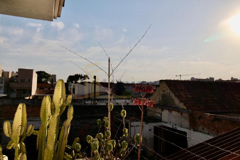 Excelente imóvel com duas casas independentes no Vale do Pinhã...